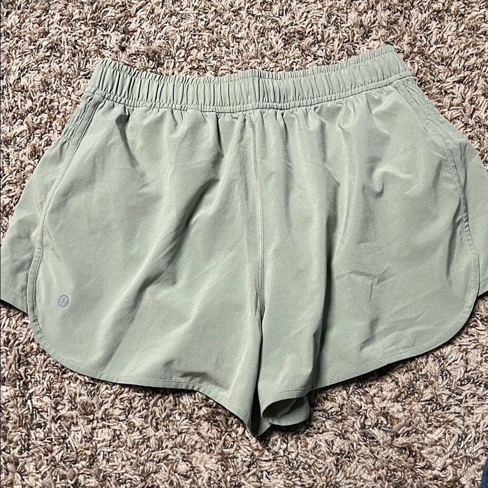 Lululemon Ruched Side High Rise Short 3” - Picture 4 of 5